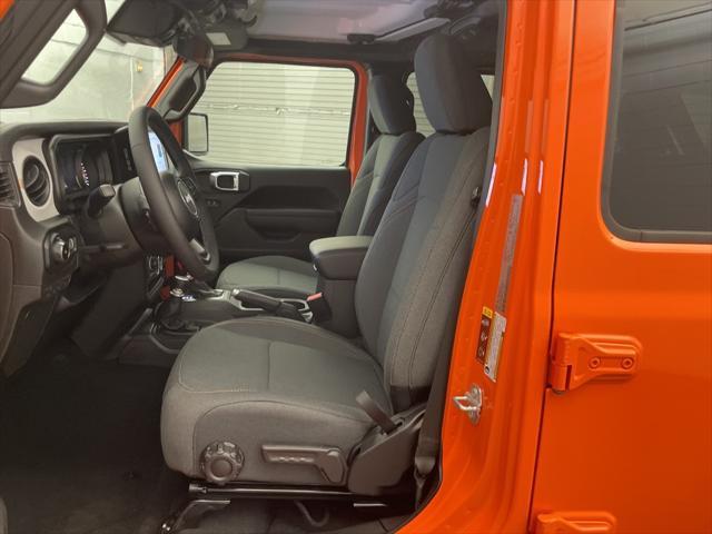 new 2025 Jeep Wrangler car, priced at $43,573