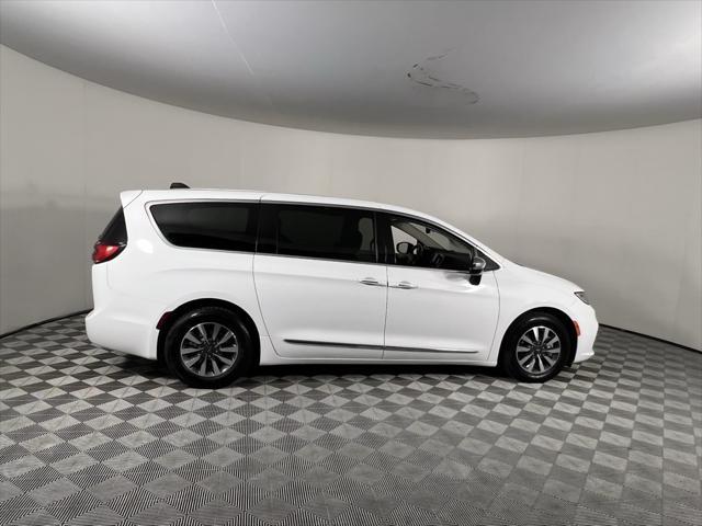 used 2023 Chrysler Pacifica Hybrid car, priced at $27,473