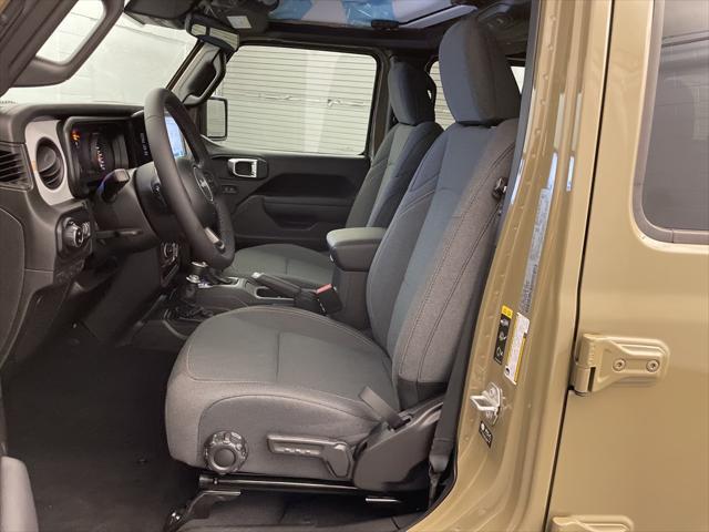 new 2025 Jeep Gladiator car, priced at $42,084