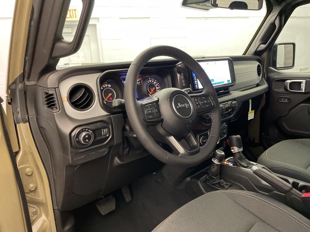 new 2025 Jeep Gladiator car, priced at $38,334