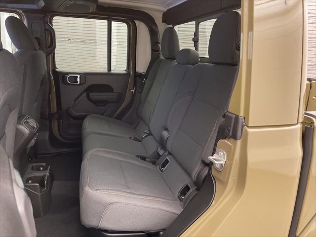 new 2025 Jeep Gladiator car, priced at $42,084