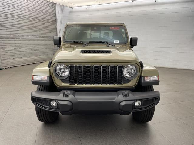 new 2025 Jeep Gladiator car, priced at $42,084