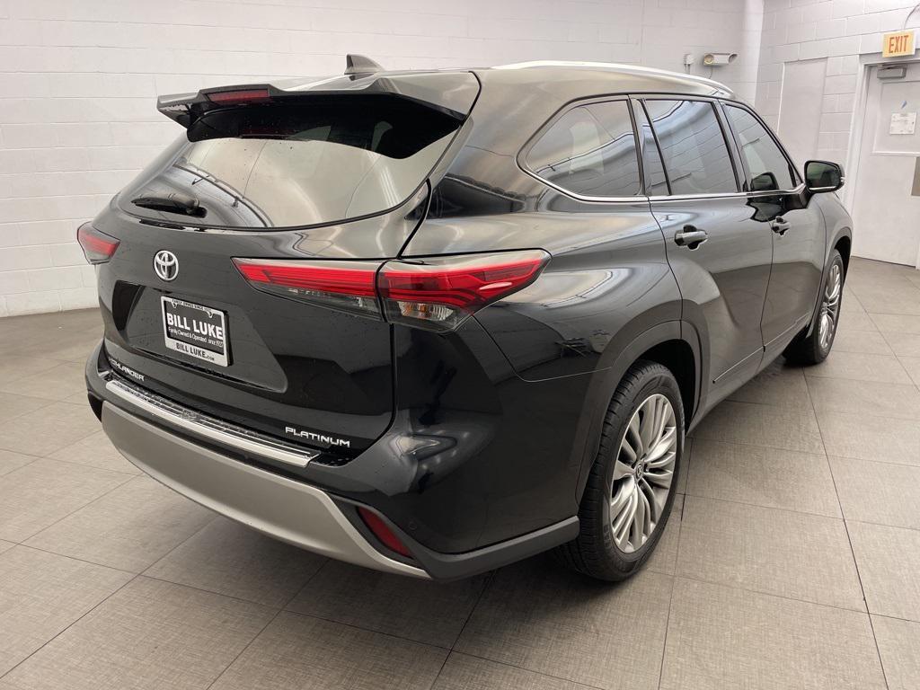 used 2021 Toyota Highlander car, priced at $34,273