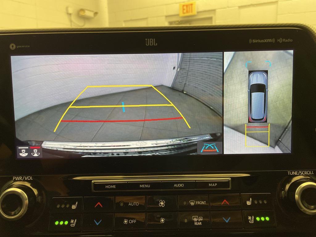 used 2021 Toyota Highlander car, priced at $34,273