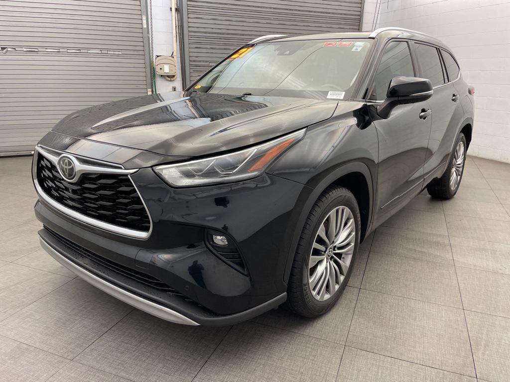 used 2021 Toyota Highlander car, priced at $34,273