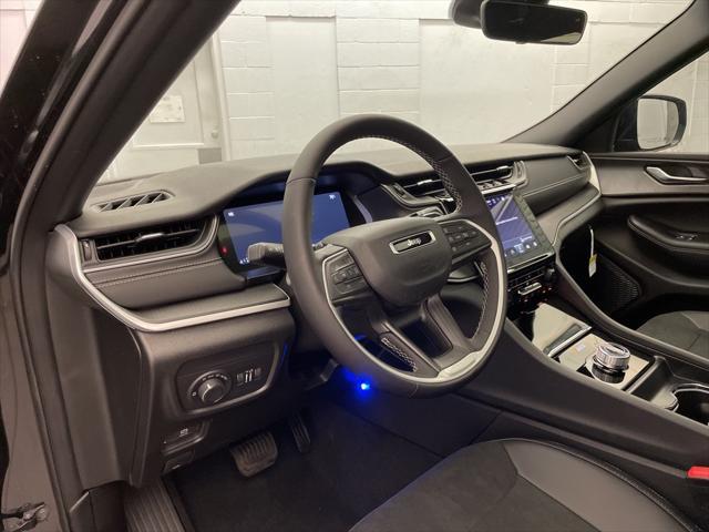 new 2025 Jeep Grand Cherokee L car, priced at $38,923