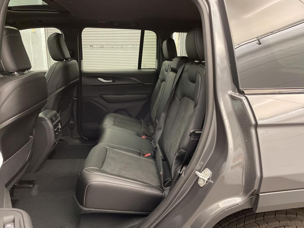 new 2025 Jeep Grand Cherokee car, priced at $34,447