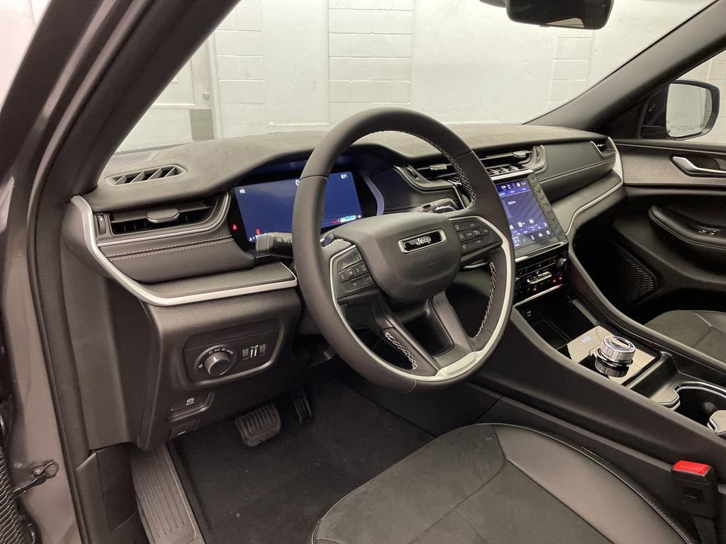 new 2025 Jeep Grand Cherokee car, priced at $34,447