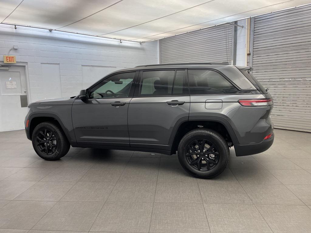 new 2025 Jeep Grand Cherokee car, priced at $34,447