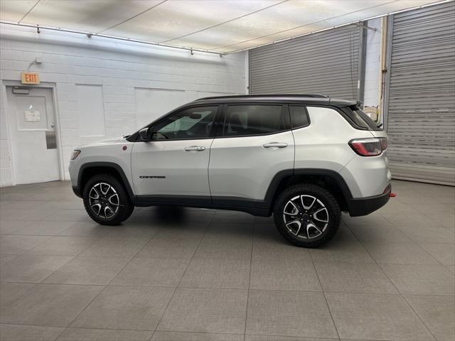new 2025 Jeep Compass car, priced at $30,725