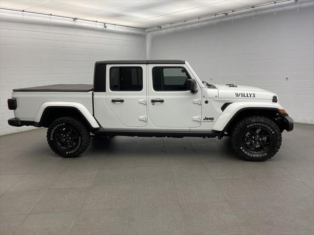 new 2024 Jeep Gladiator car, priced at $46,995