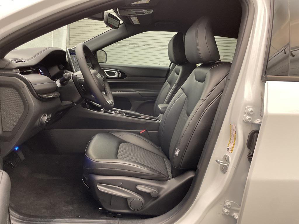 new 2025 Jeep Compass car, priced at $28,456