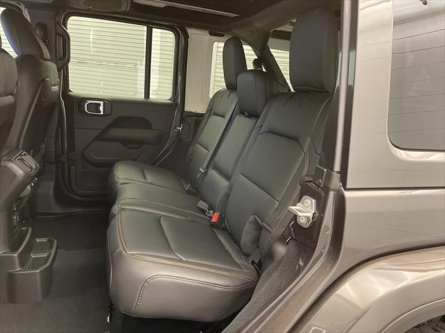 new 2025 Jeep Wrangler car, priced at $53,197