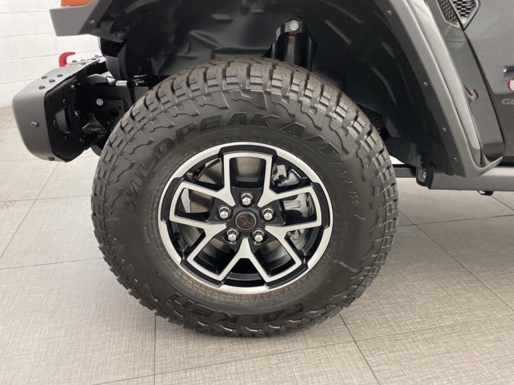 new 2025 Jeep Gladiator car, priced at $50,928