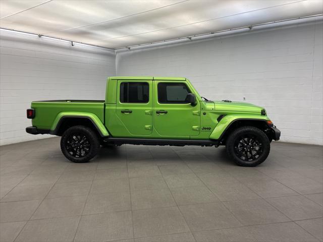 new 2025 Jeep Gladiator car, priced at $38,155