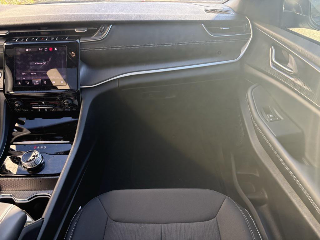 used 2025 Jeep Grand Cherokee car, priced at $32,973