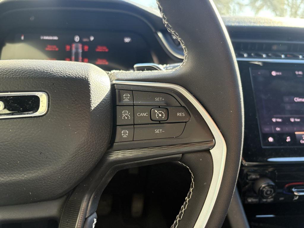 used 2025 Jeep Grand Cherokee car, priced at $32,973