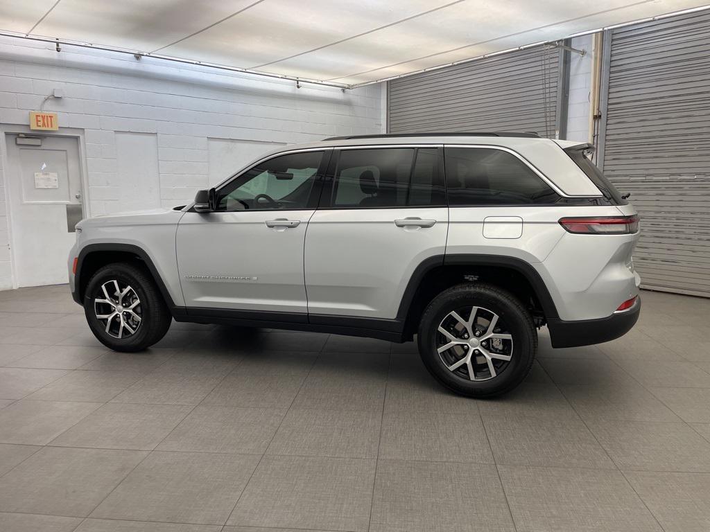 new 2025 Jeep Grand Cherokee car, priced at $39,583