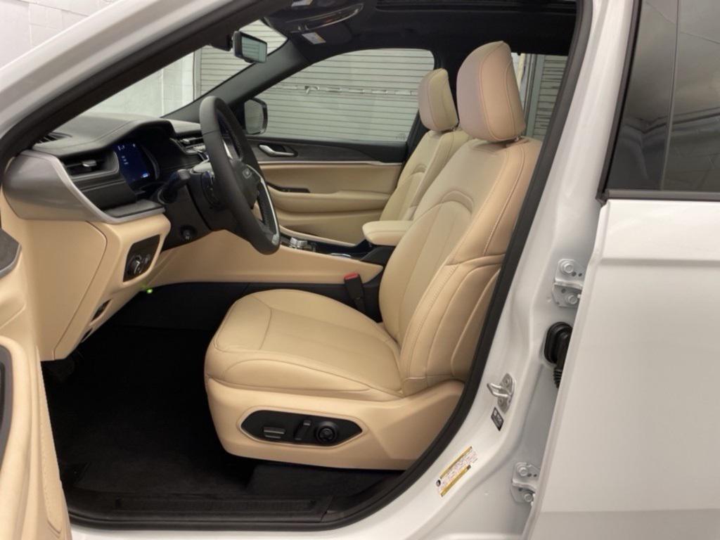 new 2025 Jeep Grand Cherokee L car, priced at $48,681