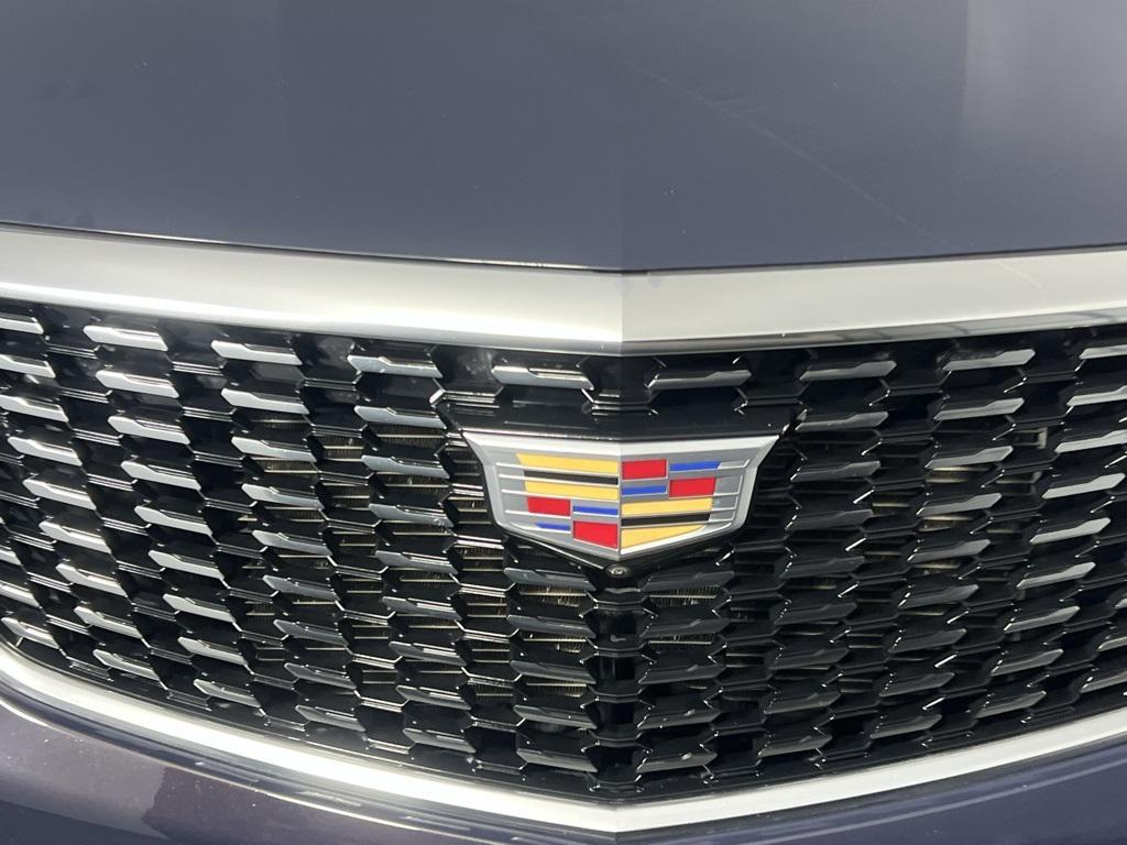used 2024 Cadillac XT5 car, priced at $40,973