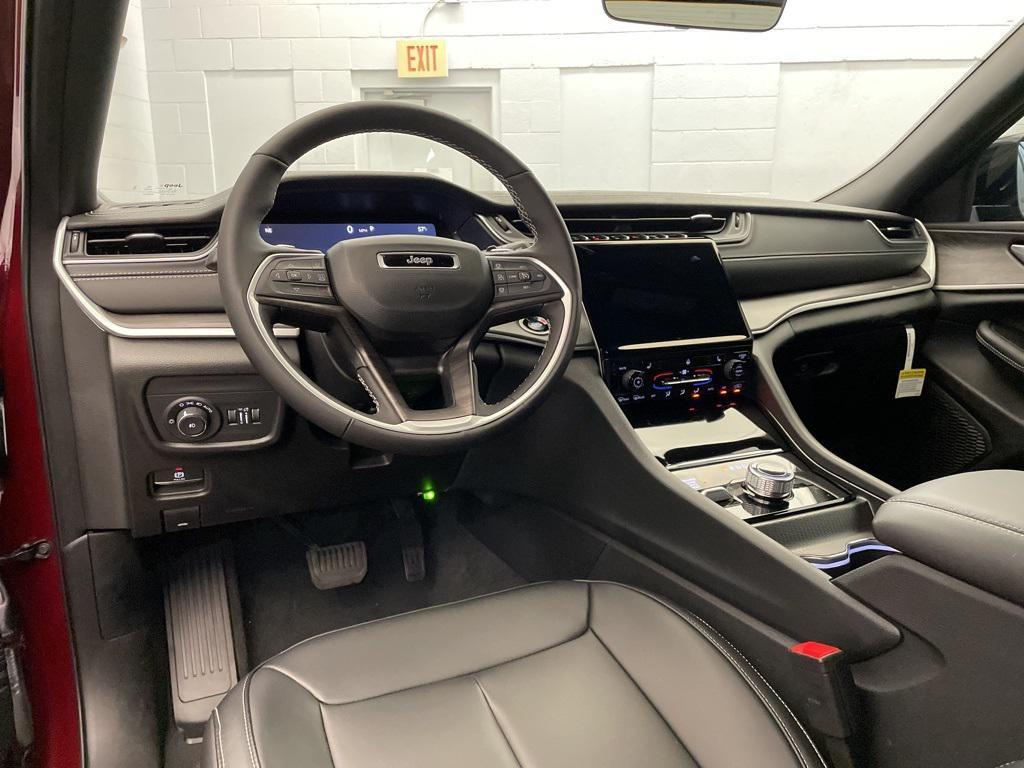 new 2025 Jeep Grand Cherokee car, priced at $44,911