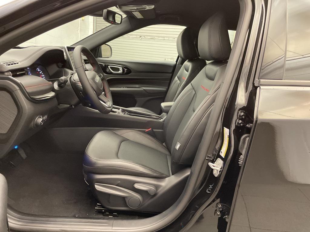 new 2025 Jeep Compass car, priced at $29,225