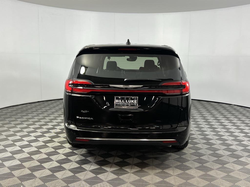 used 2025 Chrysler Pacifica car, priced at $29,975
