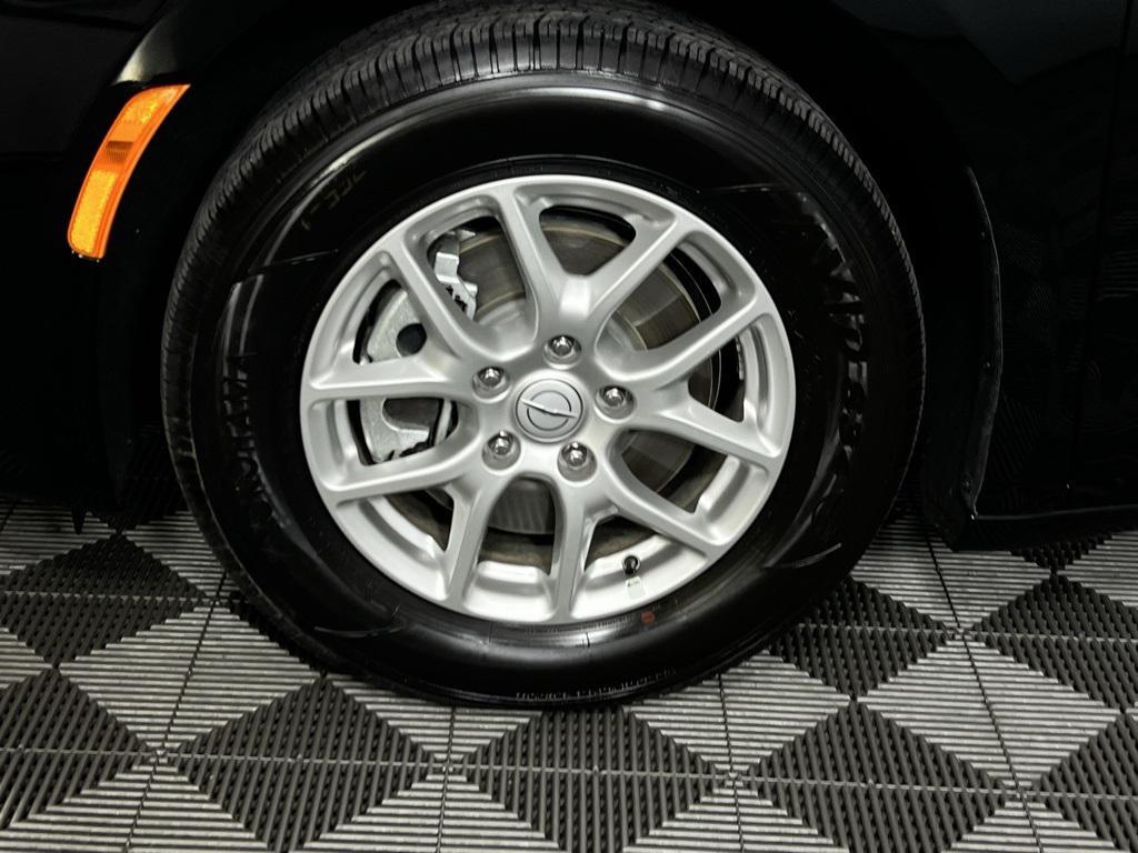 used 2025 Chrysler Pacifica car, priced at $29,975