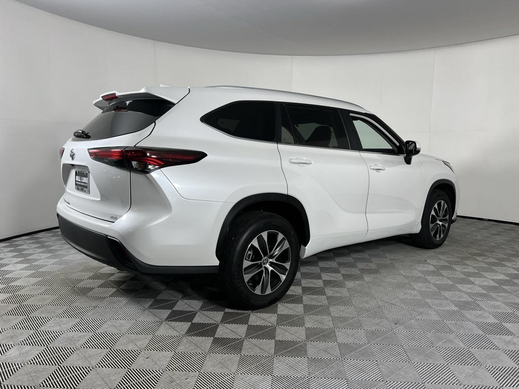 used 2024 Toyota Highlander car, priced at $37,973