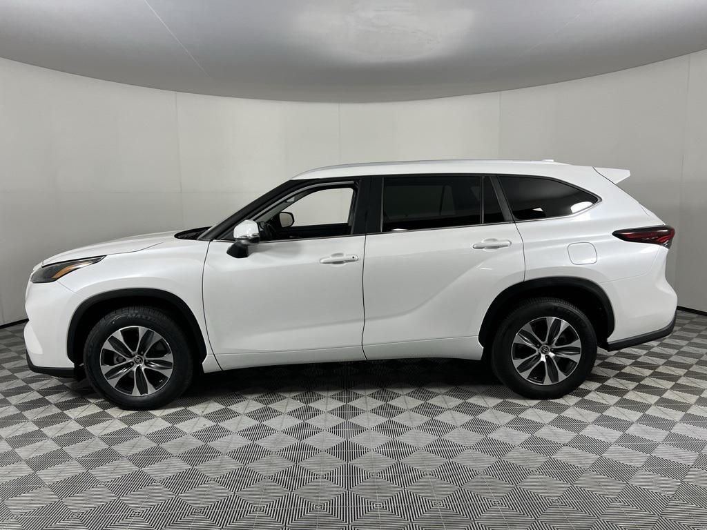 used 2024 Toyota Highlander car, priced at $37,973