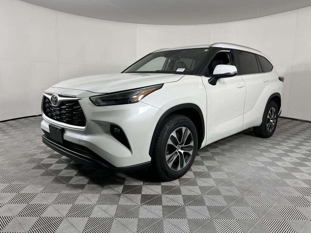 used 2024 Toyota Highlander car, priced at $37,973