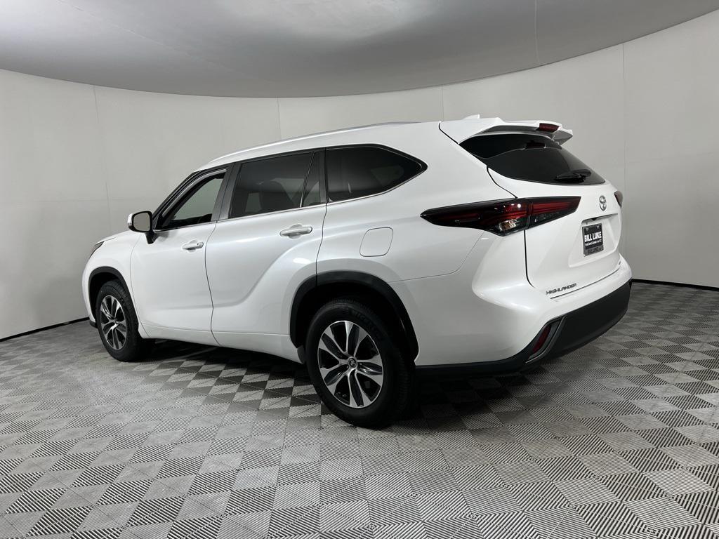 used 2024 Toyota Highlander car, priced at $37,973