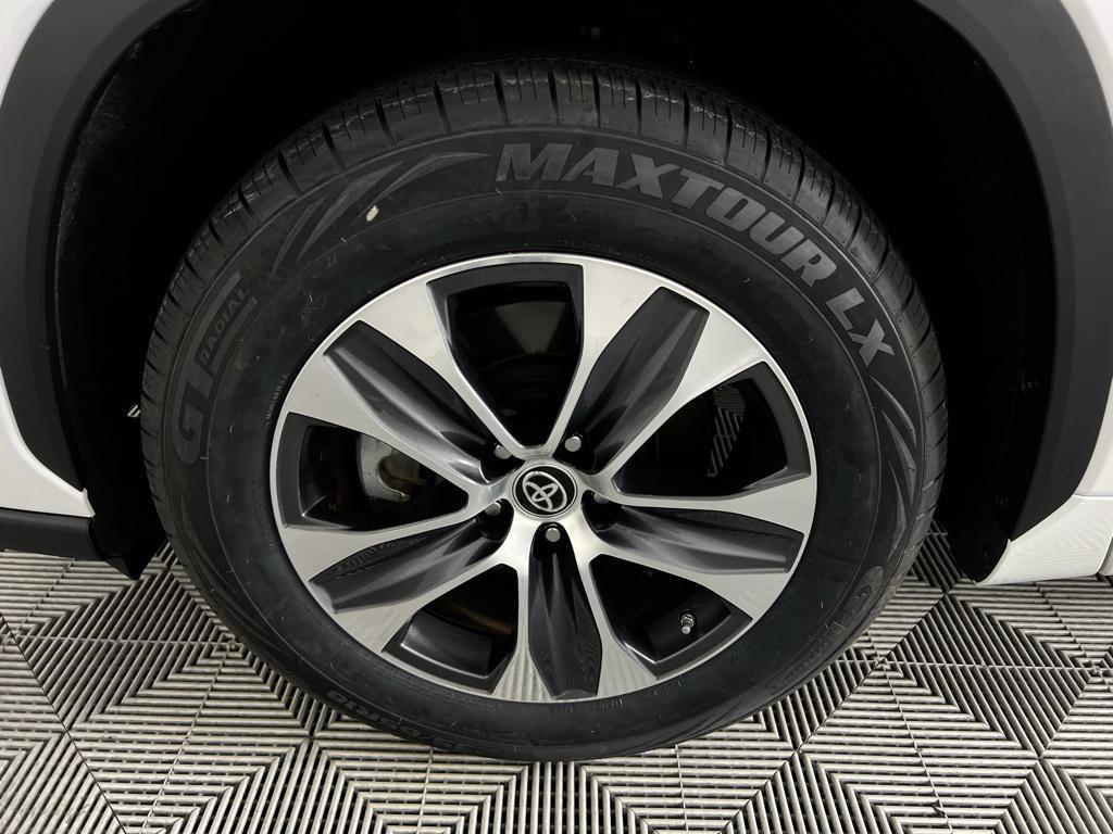 used 2024 Toyota Highlander car, priced at $37,973