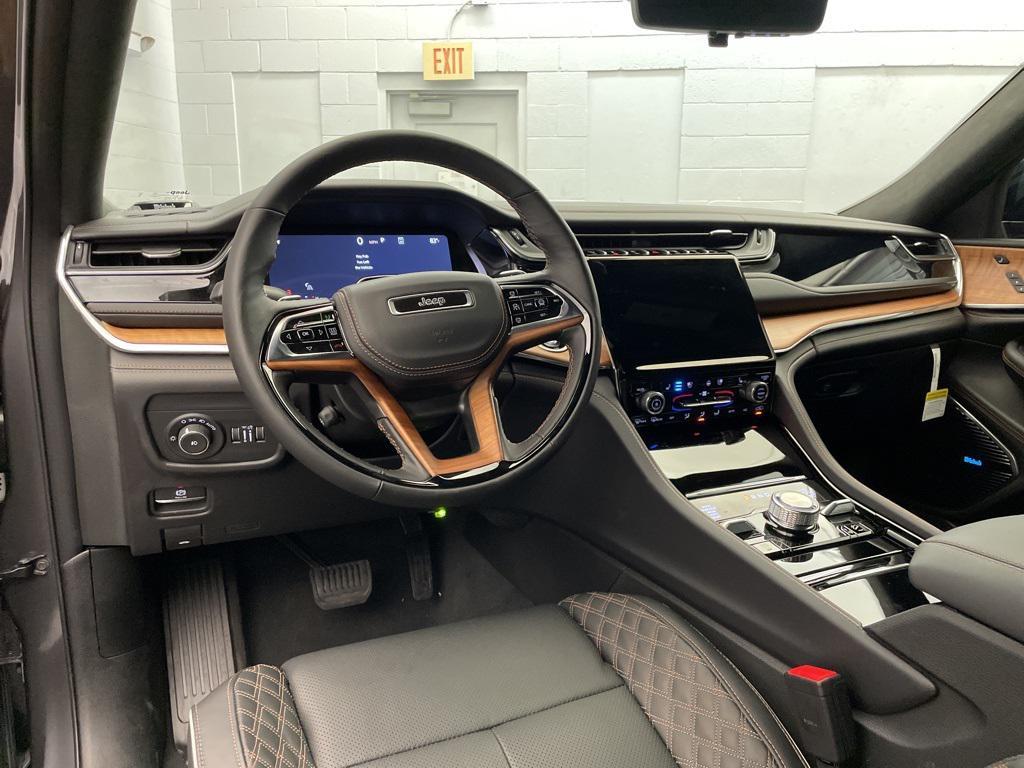 new 2025 Jeep Grand Cherokee car, priced at $64,277