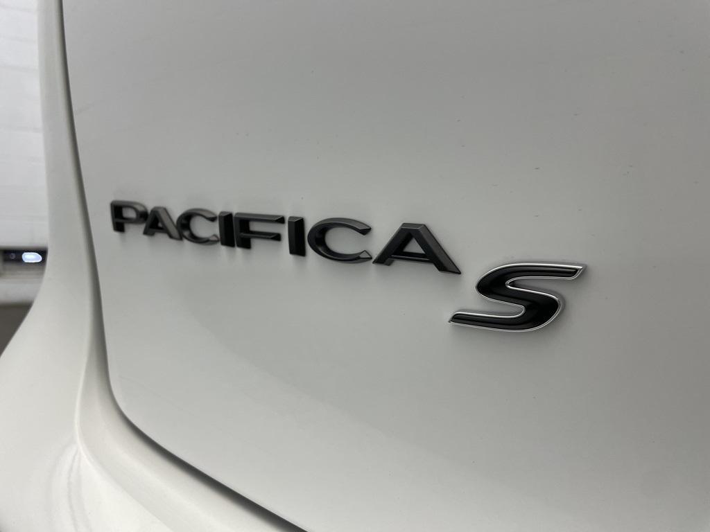 new 2026 Chrysler Pacifica car, priced at $46,779