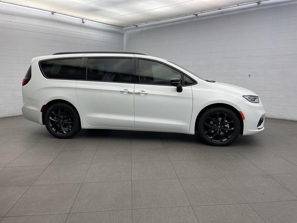 new 2026 Chrysler Pacifica car, priced at $46,779