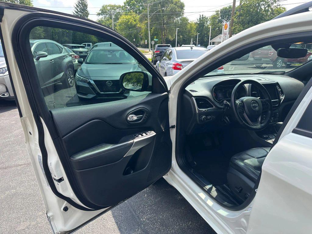 used 2019 Jeep Cherokee car, priced at $16,495