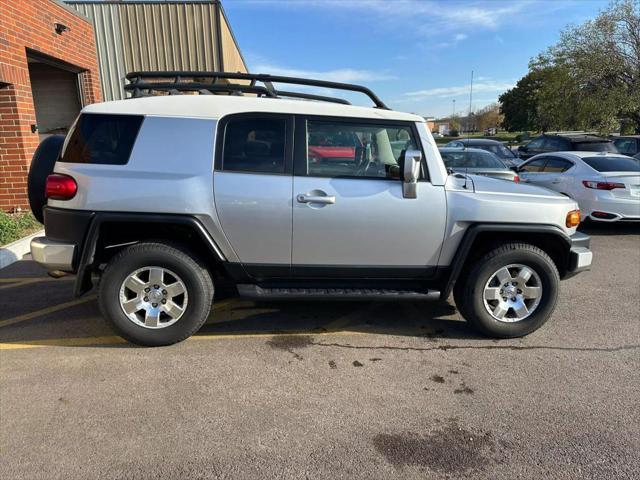 used 2007 Toyota FJ Cruiser car, priced at $14,995