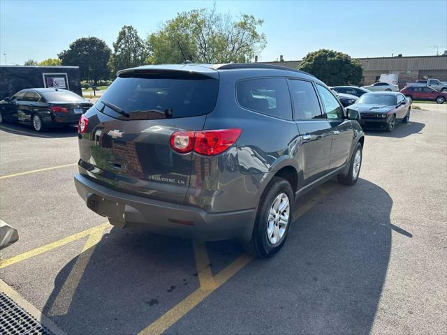 used 2010 Chevrolet Traverse car, priced at $5,995