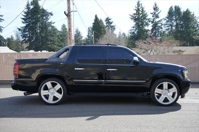 used 2008 Chevrolet Avalanche car, priced at $17,995