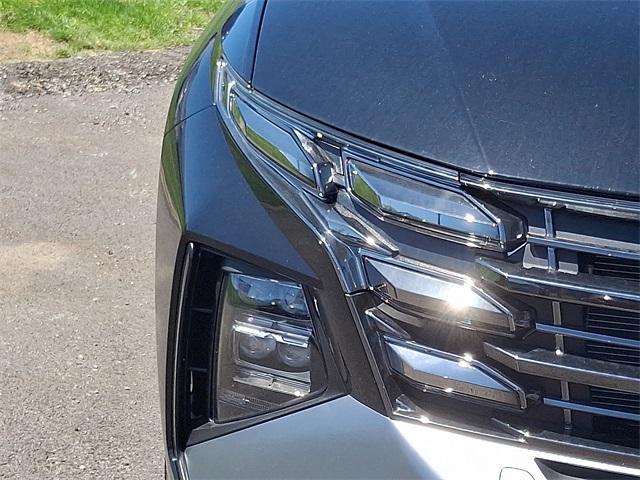 new 2025 Hyundai TUCSON Hybrid car, priced at $42,700