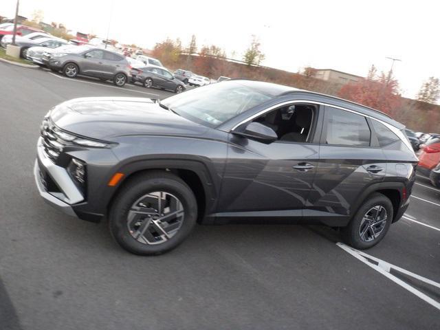 new 2025 Hyundai Tucson Hybrid car, priced at $34,995