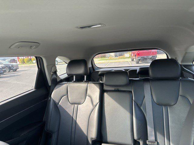 used 2024 Kia Sorento car, priced at $28,100