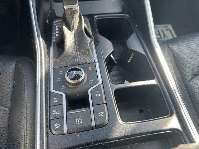 used 2024 Kia Sorento car, priced at $28,100