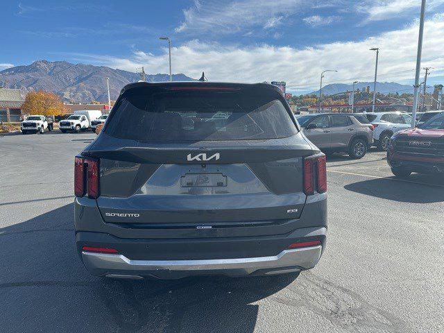 used 2024 Kia Sorento car, priced at $28,100