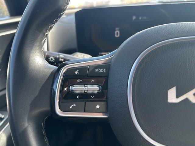 used 2024 Kia Sorento car, priced at $28,100