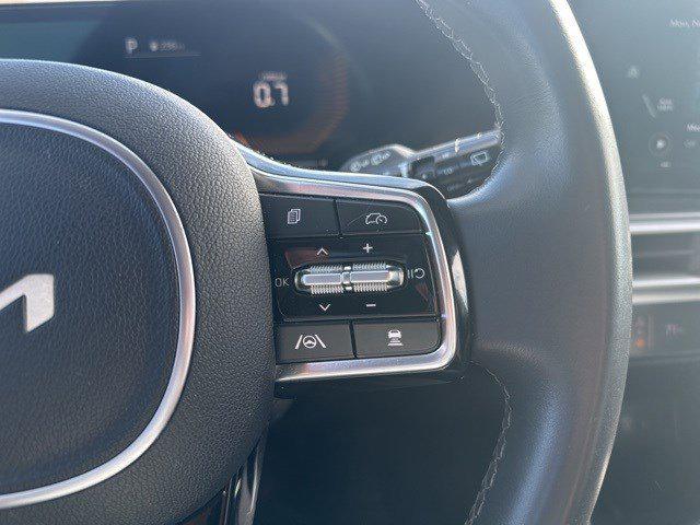 used 2024 Kia Sorento car, priced at $28,100