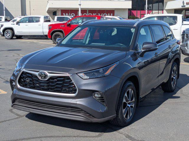 used 2022 Toyota Highlander car, priced at $32,729