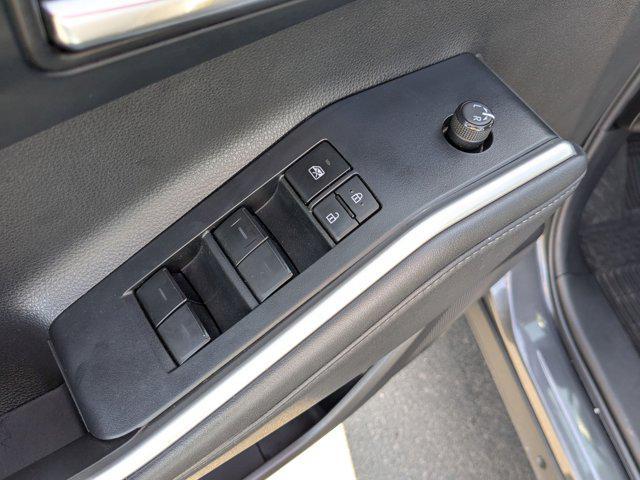 used 2022 Toyota Highlander car, priced at $32,729