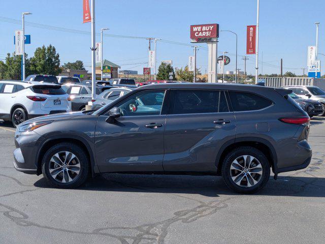used 2022 Toyota Highlander car, priced at $32,729